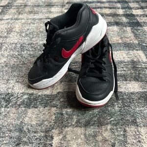 Nike Black and Red Low-Top Sneakers